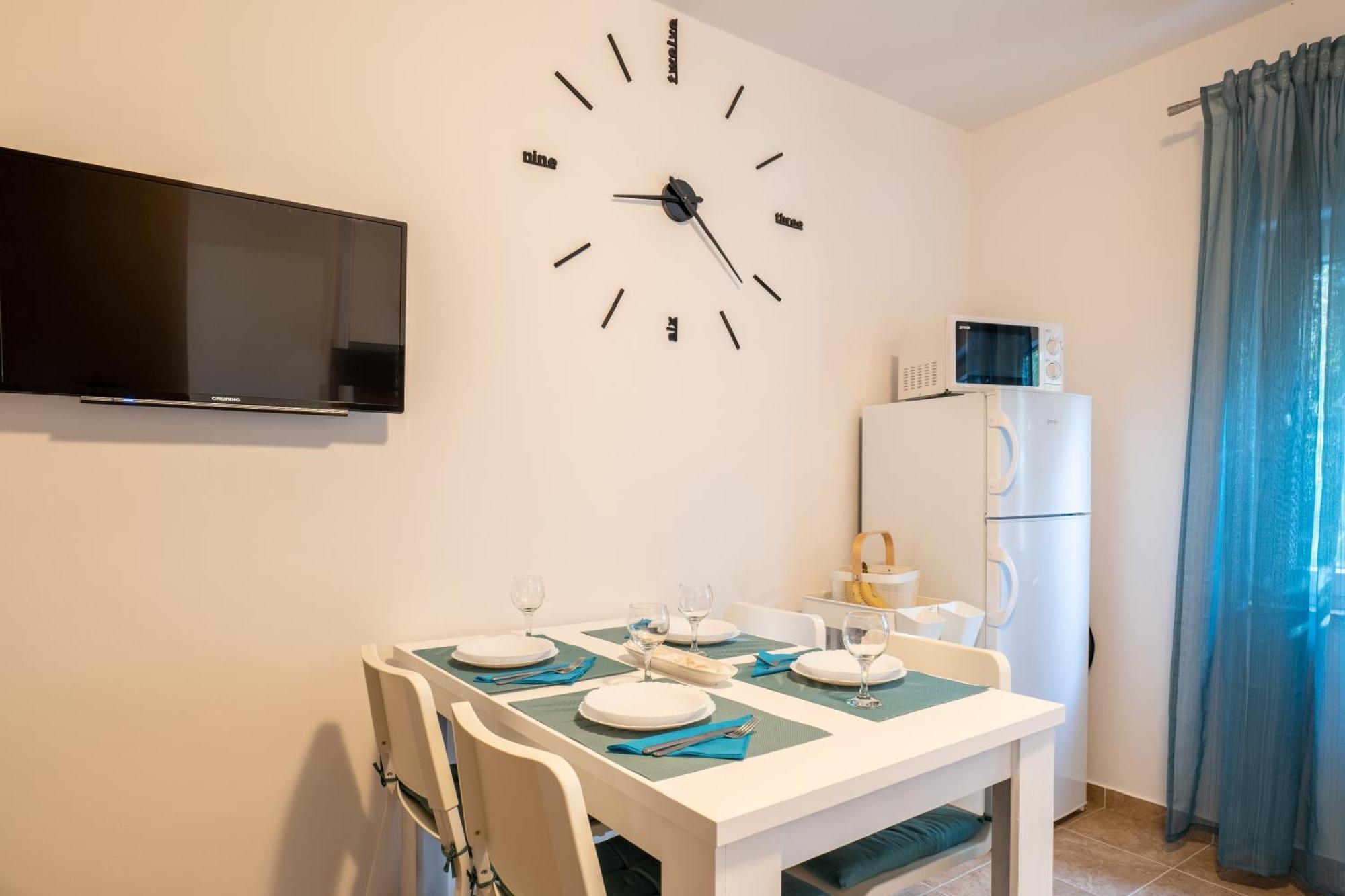 Apartment Wish - Two Bedrooms With 2 Ac Renewed Pag Town Exteriör bild